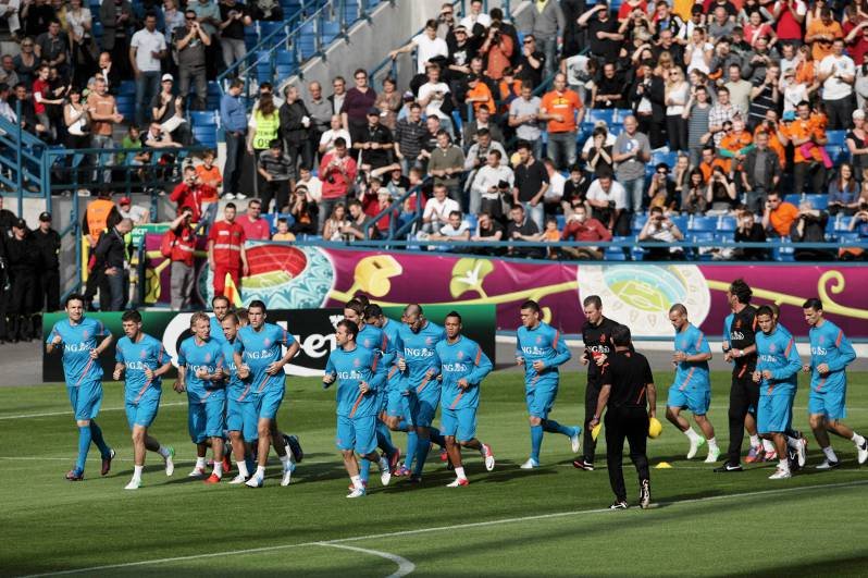 W swoim pierwszym meczu Euro 2012 wicemistrzowie świata Holendrzy zagrają z Duńczykami