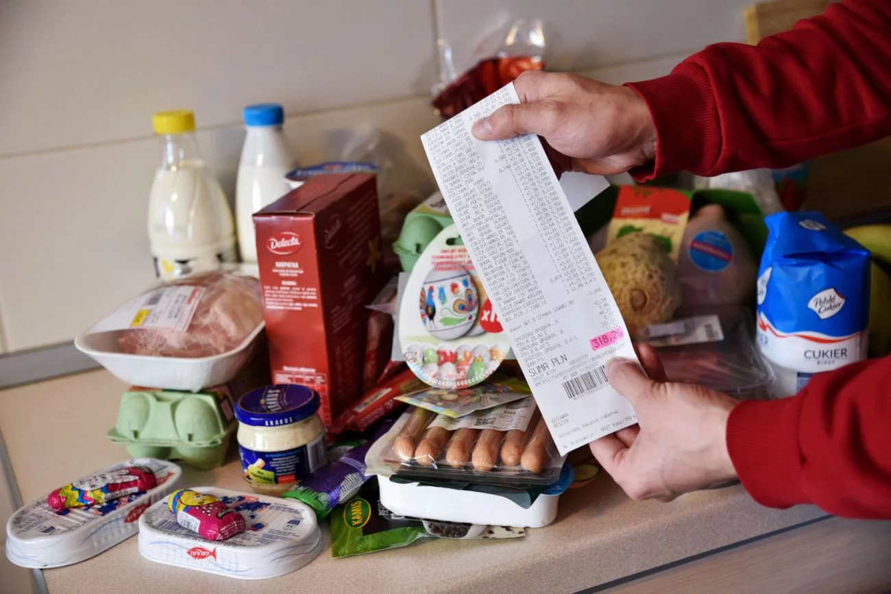 Ta Wielkanoc nie będzie tania. Ceny podstawowych produktów pójdą w górę. Podwyżki produktów na Wielkanoc 2025. Zapłacimy więcej za masło i jajka.