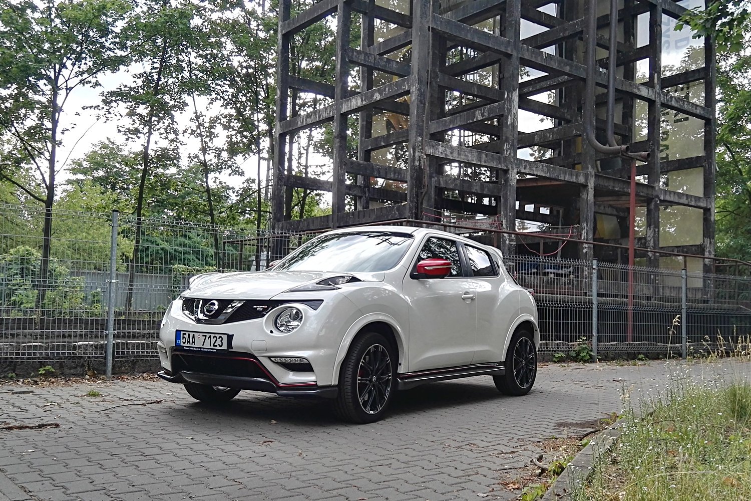 Nissan Juke w wersji Nismo RS to wyjątkowo nietypowe połączenie.