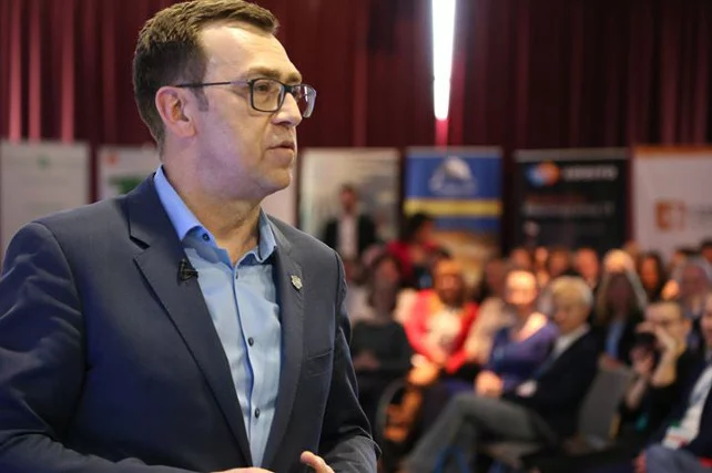 Maciej Orłoś radził jak dobrze prezentować się podczas wystąpień publicznych.