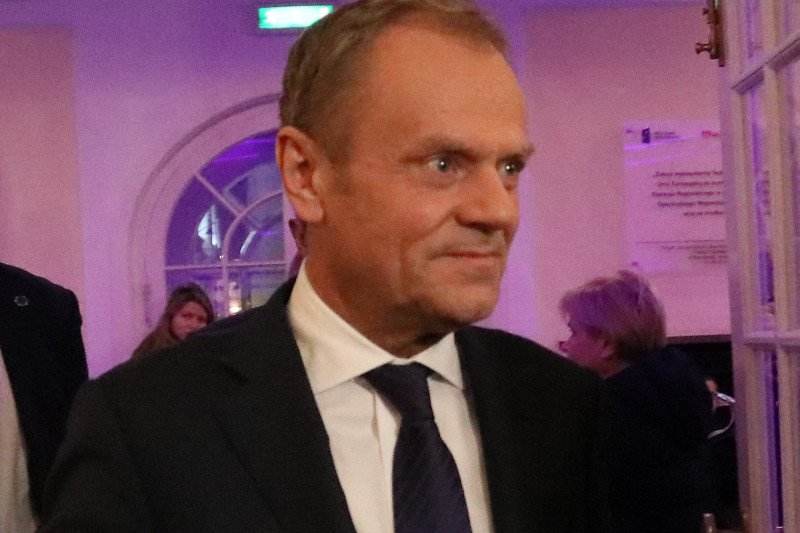 "Jazda na Donalda" – tak jeden z polityków zareagował na wezwanie tłumaczki Donalda Tuska na przesłuchanie.