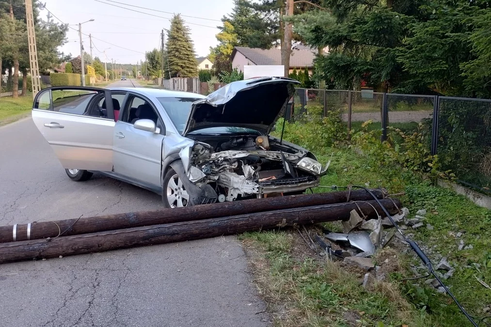 Jawiszowice: Pijana kobieta w ciąży uderzyła autem w słup
