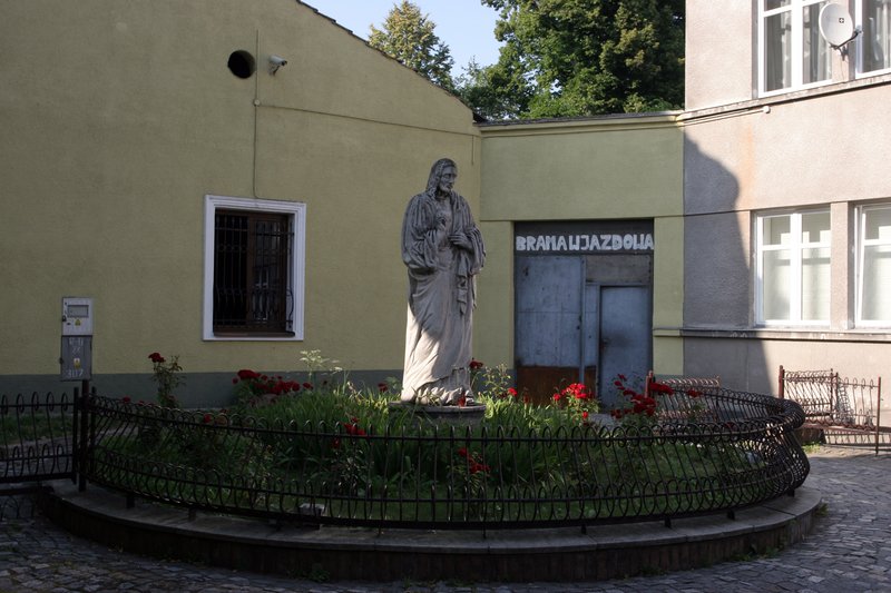 Jezuita zabił się w klasztorze w Nowym Sączu.