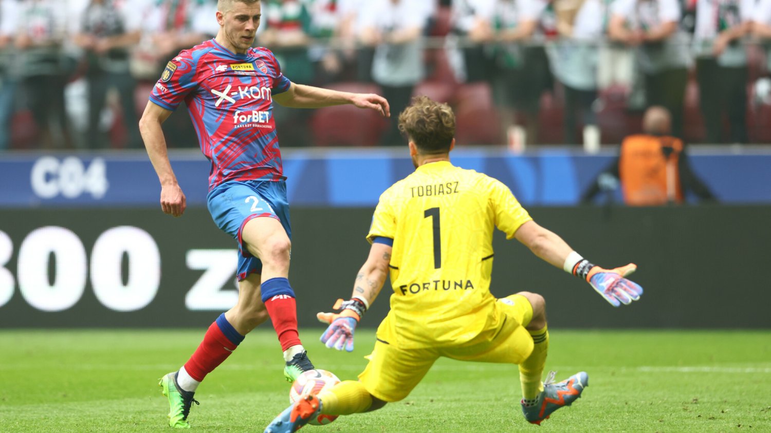 Legia zdobywcą Pucharu Polski po rzutach karnych. Jej bohaterem okazał się 20-letni bramkarz Kacper Tobiasz.