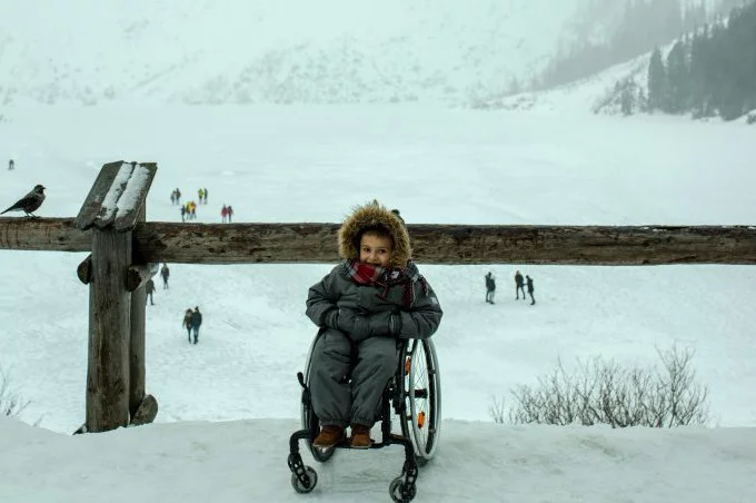 Niepełnosprawny Arek dotarł nad Morskie Oko sam i był szczęśliwy.