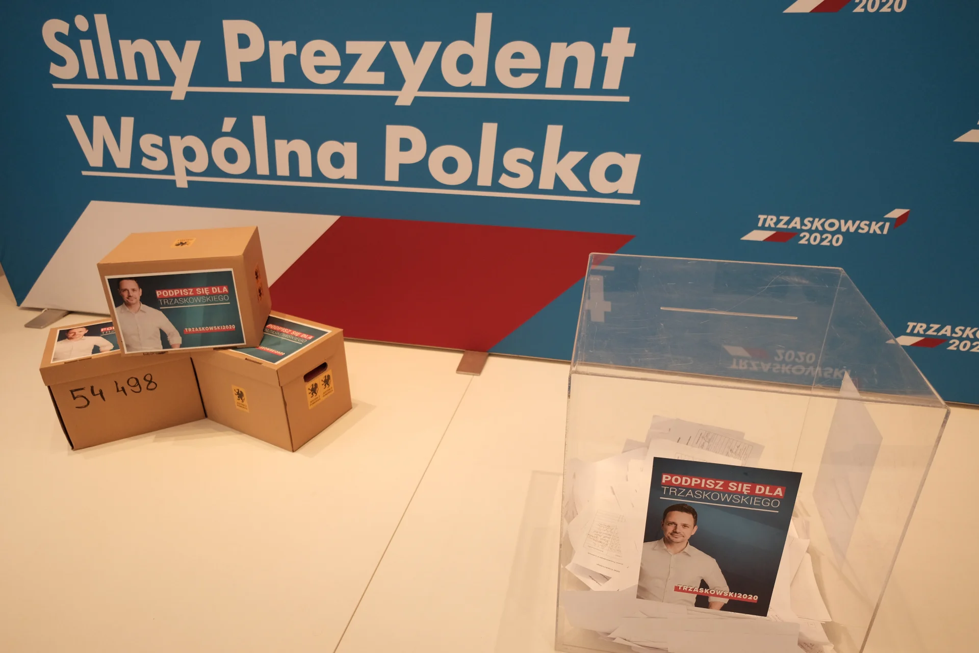 Hasło, którym Rafał Trzaskowski promuje się podczas Wyborów Prezydenckich 2020, kieruje internautów wprost na stronę... Andrzeja Dudy. Rafał Trzaskowski. Wybory Prezydenckie 2020. Zamieszanie z hasłem