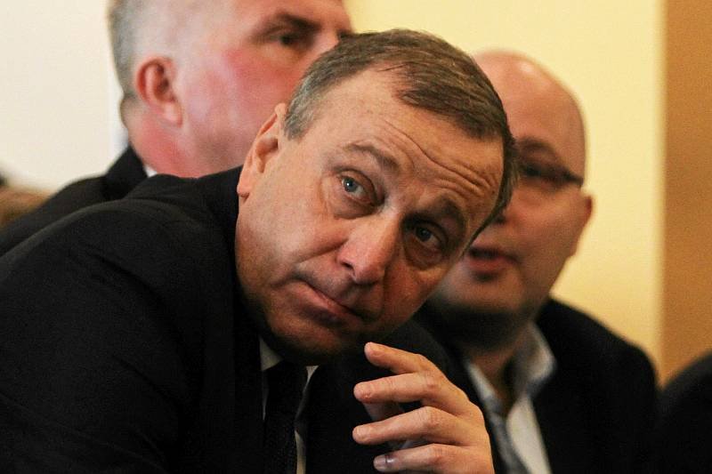 Grzegorz Schetyna przegrał z Jackiem Protasiewiczem walkę o fotel szefa dolnośląskiej Platformy Obywatelskiej.