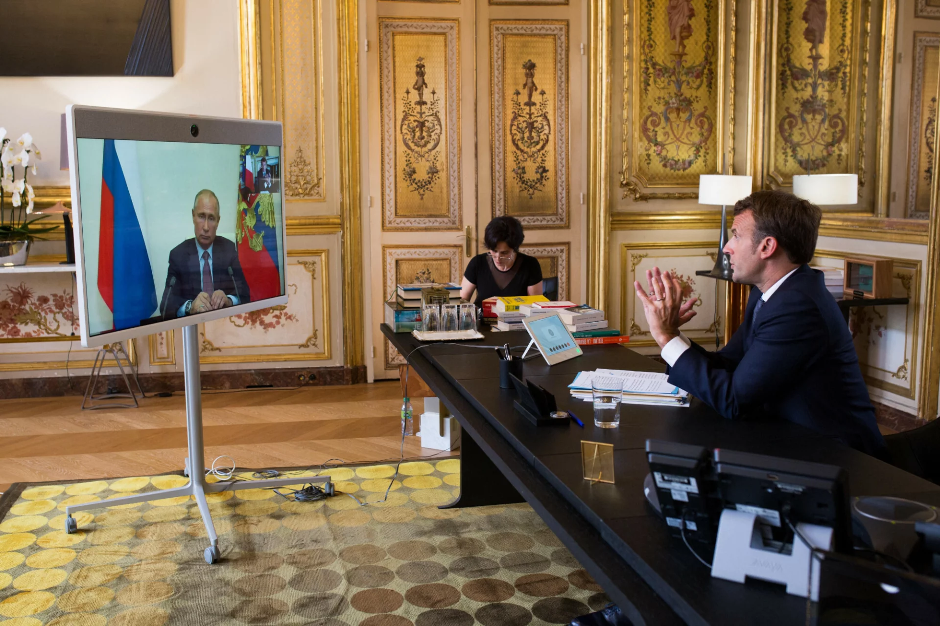 Ujawniono treść rozmów, które Macron prowadził z Putinem na cztery dni przed wojną