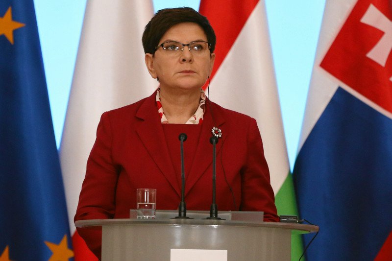 Przed Beatą Szydło ważna decyzja. Oby jej później nie żałowała.