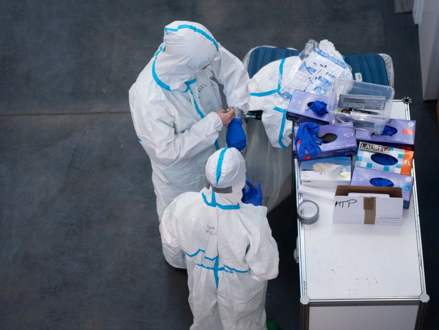 WHO poinformowało o pierwszej znanej ofierze śmiertelnej wśród ludzi zakażonych wirusem ptasiej grypy H3N8.