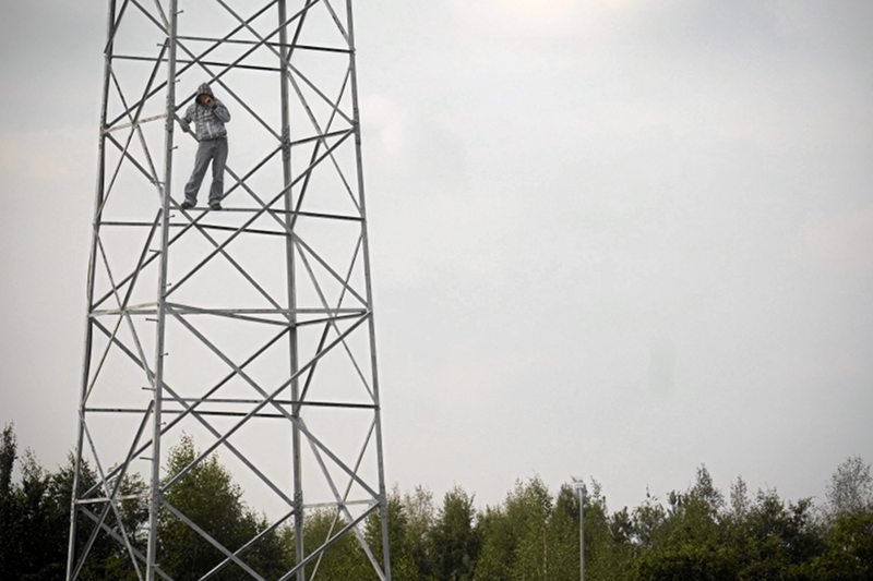 "Skacz" – krzyczeli do niedoszłego samobójcy kierowcy z Torunia