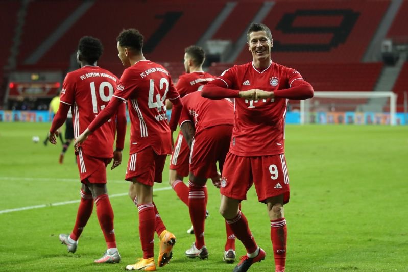 Aż dwa rekordy może w sobotę pobić Robert Lewandowski