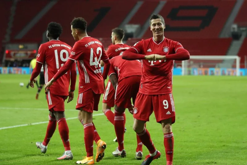 Aż dwa rekordy może w sobotę pobić Robert Lewandowski