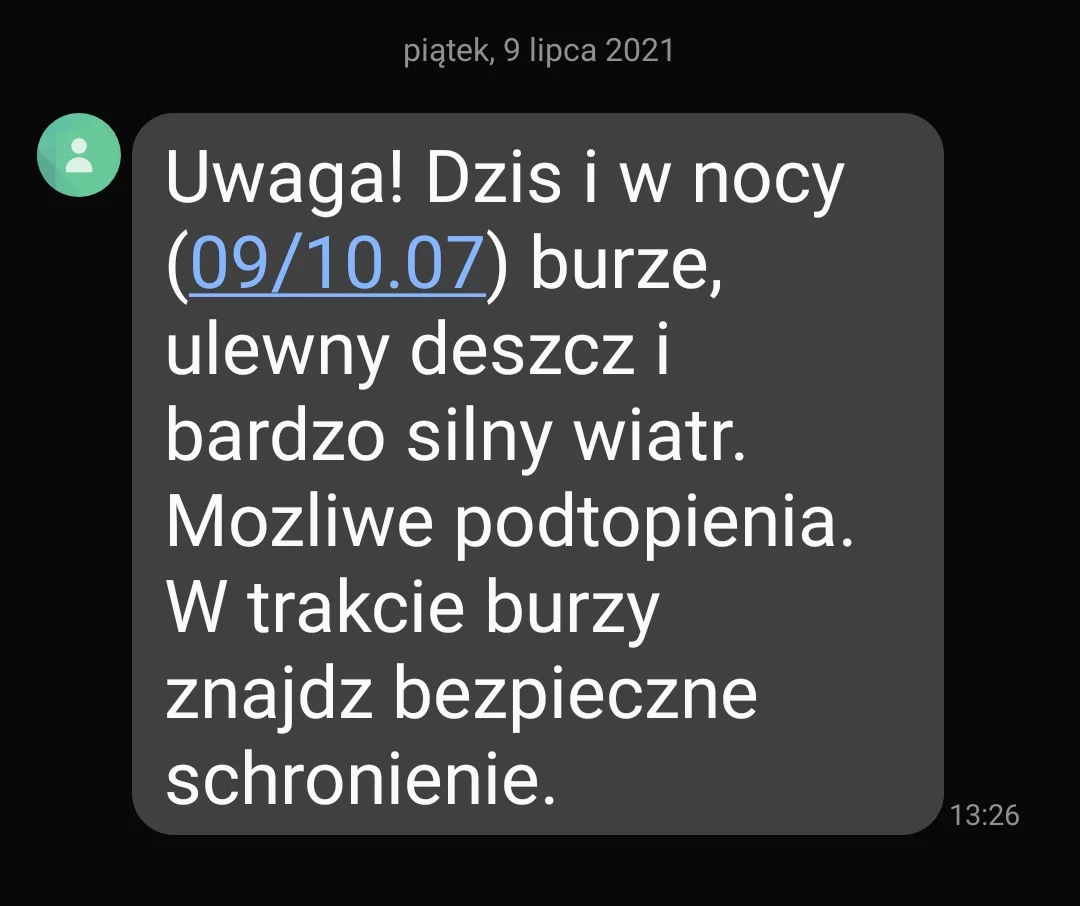 Ostrzeżenia RCB przed gwałtownymi burzami dostało 13 województw.