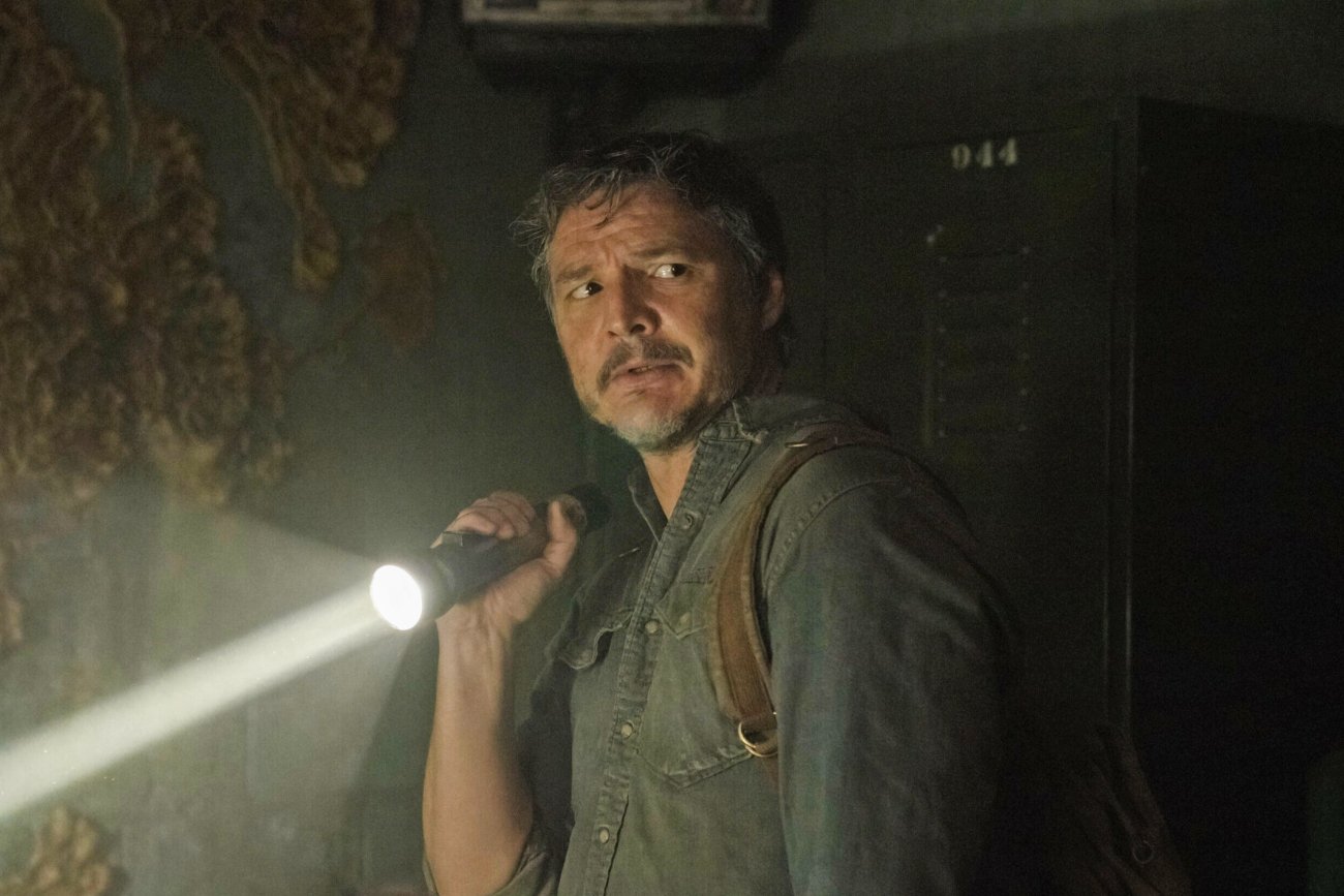 Pedro Pascal jako Joel Miller w serialu "The Last of Us".