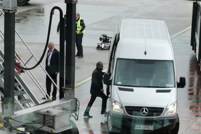 Donald Tusk na Lotnisku Chopina w Warszawie.