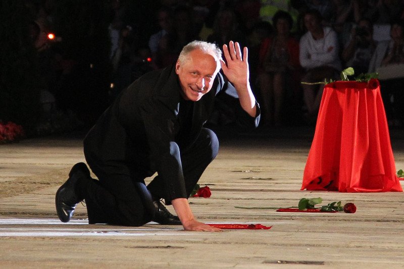 Po śmierci Agnieszki Kotulanki Paweł Wawrzecki był obwiniany o to, że to przez niego aktorka wpadła w alkoholizm. Prawda jednak jest chyba nieco inna.