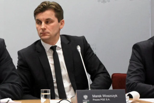 Marek Woszczyk przez kilkanaście lat pracował jako urzędnik. Zostając prezesem PGE zadbał o urynkowienie swojego wynagrodzenia.