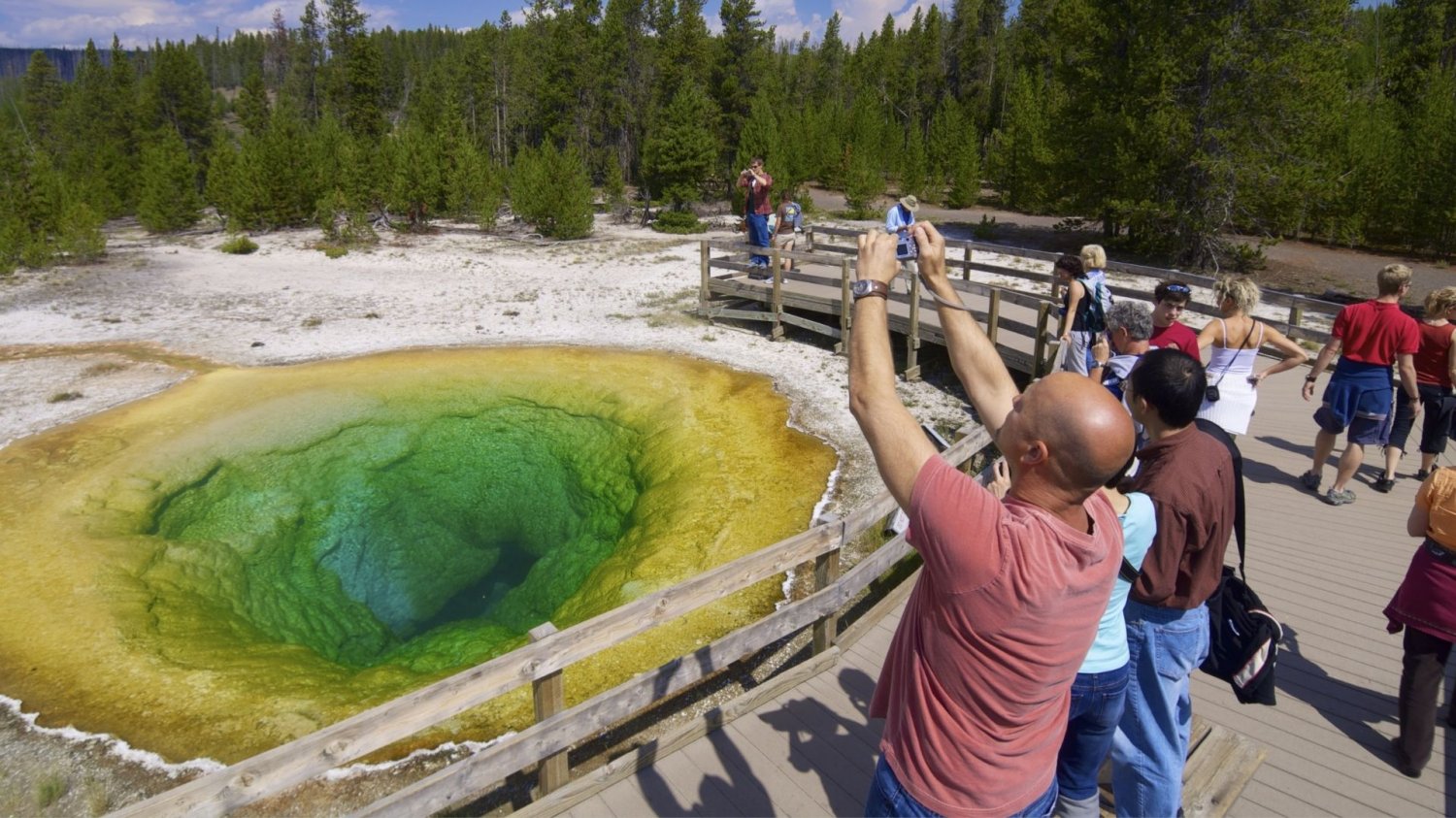 Turyści w Yellowstone
