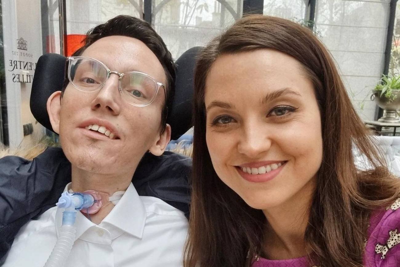 Wojtek Sawicki z Life On Wheelz z narzeczoną Agatą.