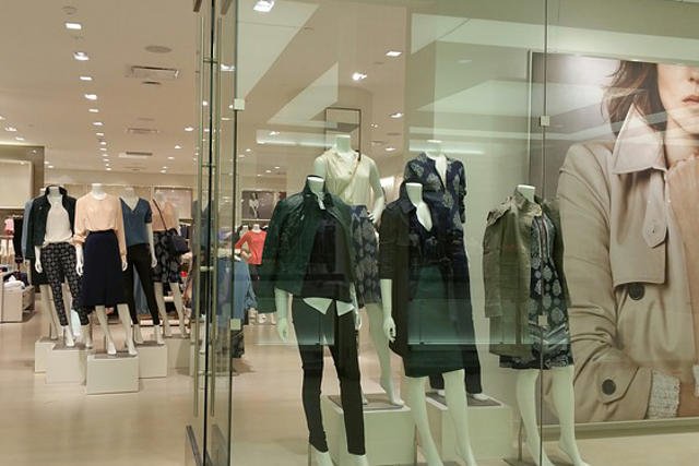 Pracując w sklepie trzeba mieć oczy dookoła głowy.