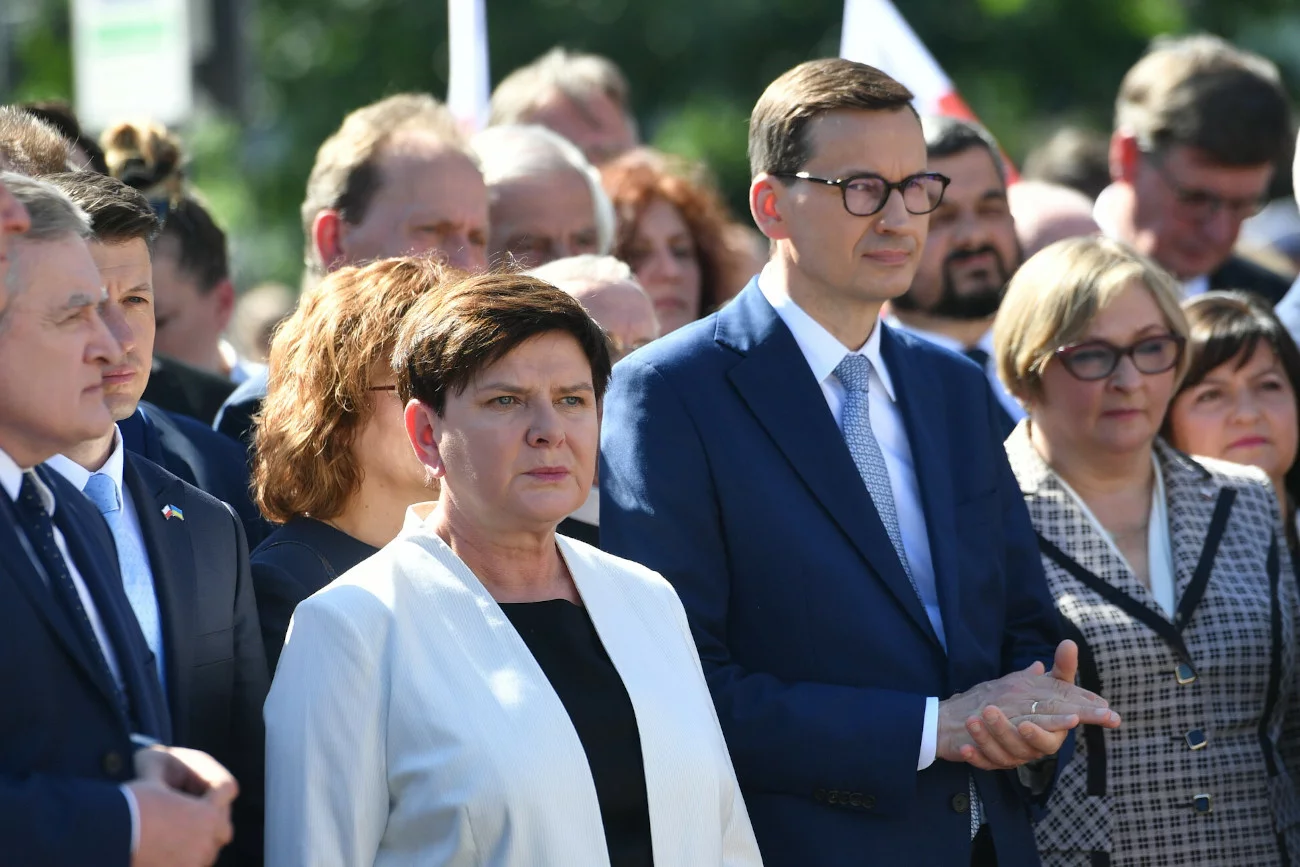 Trwa objazd polityków PiS po Polsce. Ostatnio głośno jest o spotkaniu Beaty Szydło z mieszkańcami gminy Miedźna.