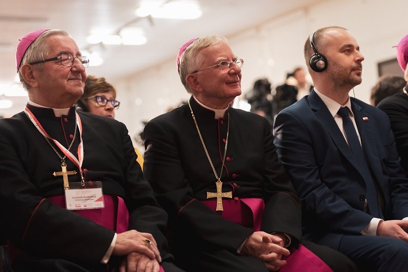 Dziennikarz "Gazety Wyborczej" Dariusz Gałązka został wyrzucony z konferencji z udziałem abp. Sławoja Leszka Głódźia i Marka Jędraszewskiego.