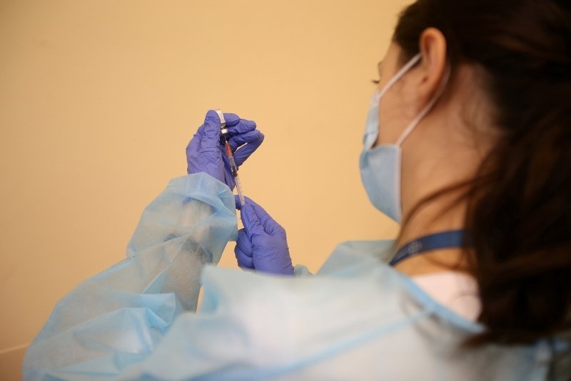 Nauczyciele skarżą się na samopoczucie po szczepionce AstraZenca