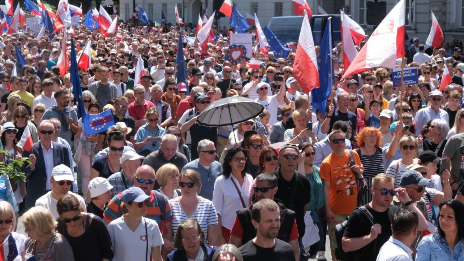 Według organizatorów w marszu 4 czerwca bierze udział ok. pół miliona ludzi