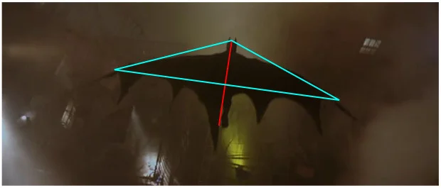 Kadr z filmu Batman: Początek. Naukowcy przyjęli, że wzrost Batmana to 1,88 m. To pozwoliło im obliczyć powierzchnię nośną peleryny, która wynosi 2,2 metra kwadratowego.