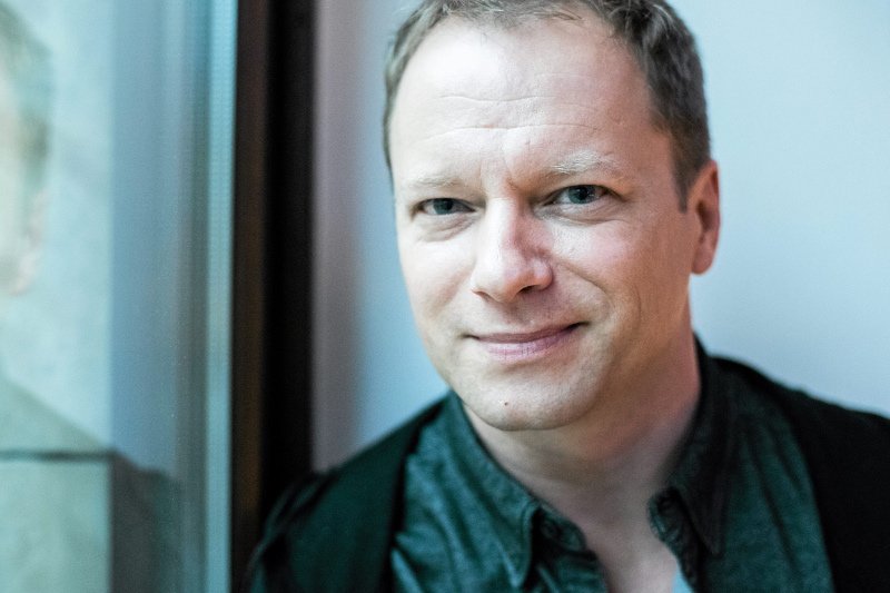 Zdaniem Macieja Stuhra PiS chce podporządkować sobie sztukę. Jednak artysta wątpi w powodzenie tego przedsięwzięcia – zwraca uwagę, że nie udało się to ani Hitlerowi, ani Stalinowi.