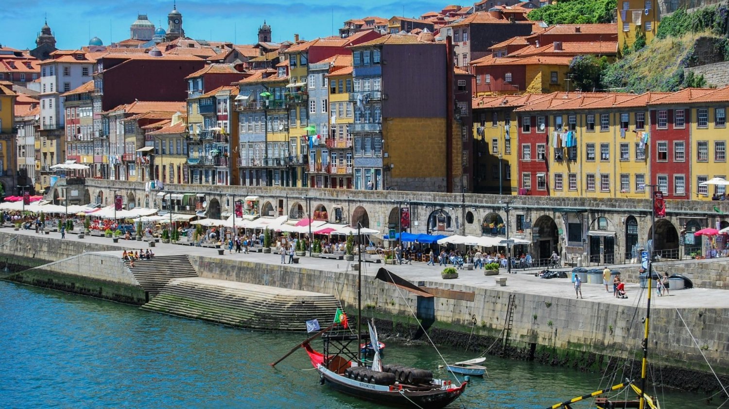 LOT poleci do Porto