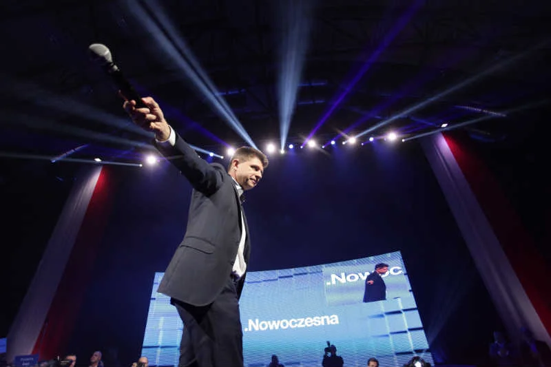 .Nowoczesna Ryszarda Petru pod koniec kampanii zrobiła konwencję na Torwarze, tam, gdzie powstawała.