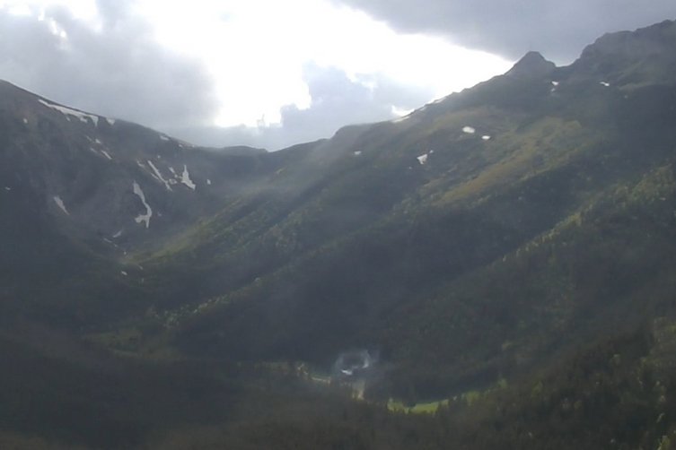 Pali się schronisko na Hali Kondratowej.