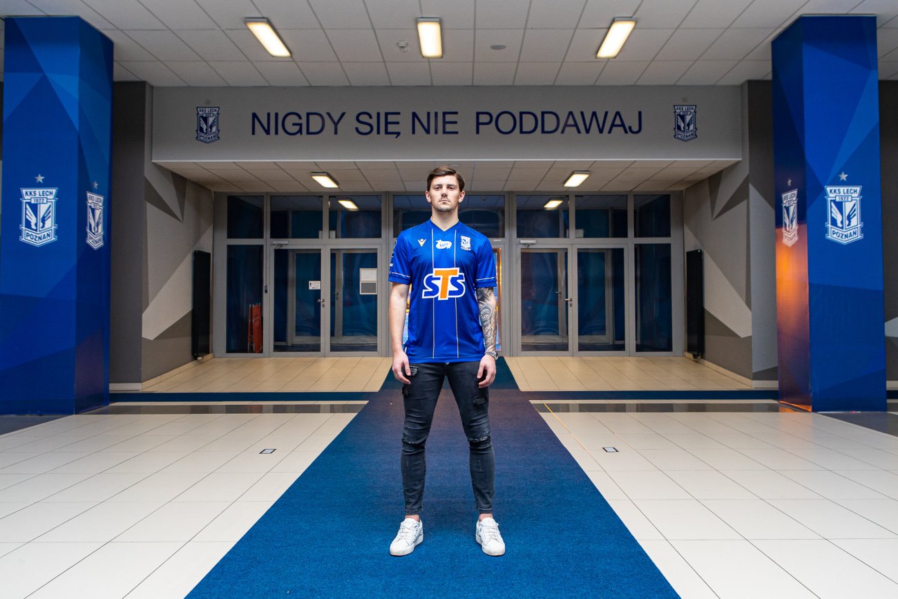 Dawid Kownacki wzmocnił drużynę lidera PKO Ekstraklasy powracając do Lecha Poznań po 4,5 roku przerwy.