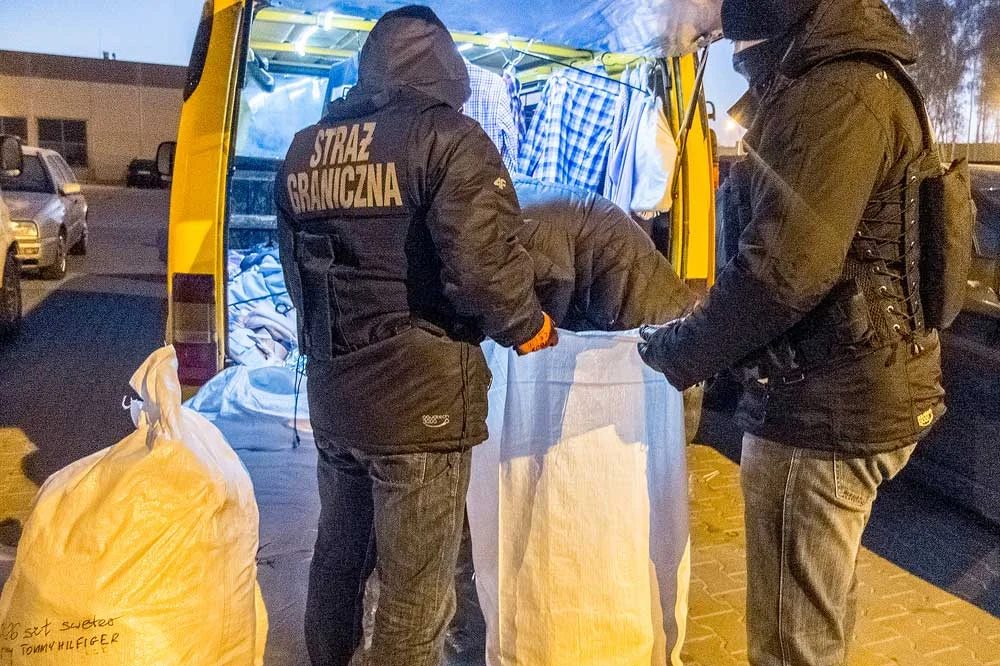 Nielegalny bazar w Wólce Kosowskiej.