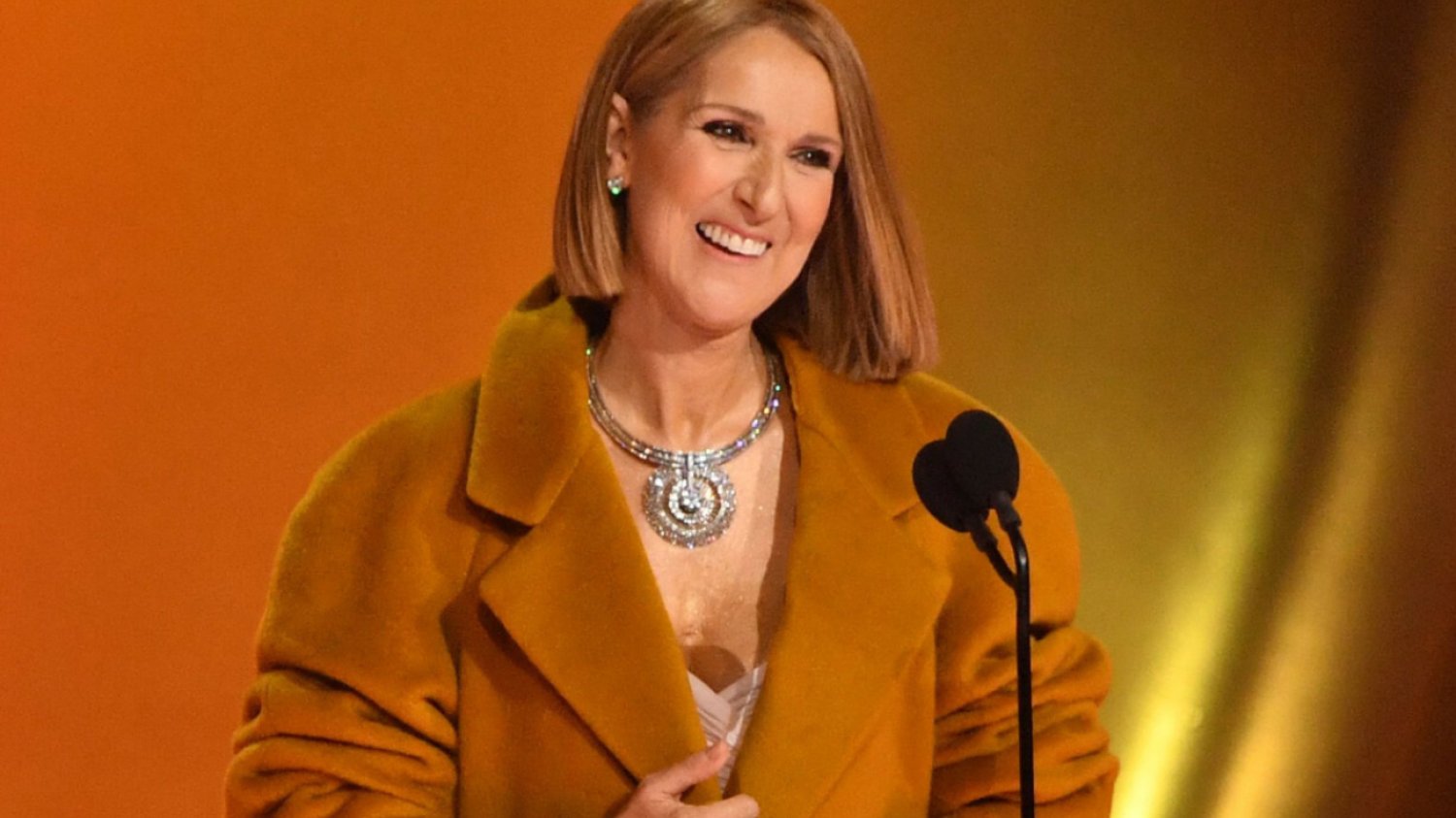 Celine Dion wręczyła nagrodę Taylor Swift podczas gali Grammy 2024.
