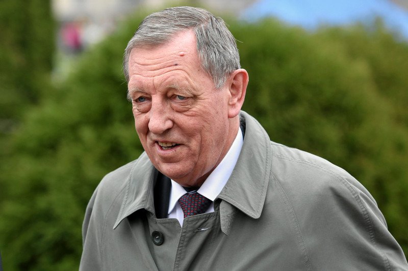 Minister Jan Szyszko złożył zawiadomienie o podejrzeniu popełnienia przestępstwa w sprawie zerwania umowy z Lux Veritatis.