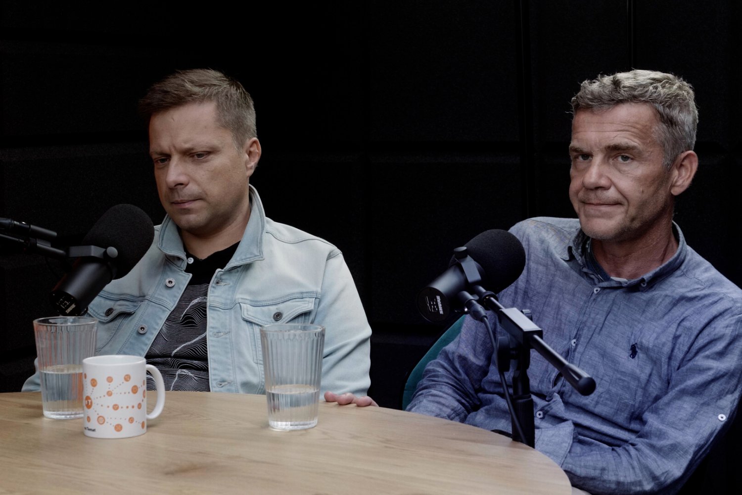 (od lewej) Marek Sekielski i Artur Nowak, autorzy książki "Ogarnij się".