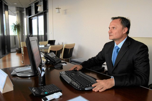 Leszek Czarnecki sfinansował studia, albo lecznicze terapie czy  zakup sprzętu rehabilitacyjnego  ponad 1300 osobom