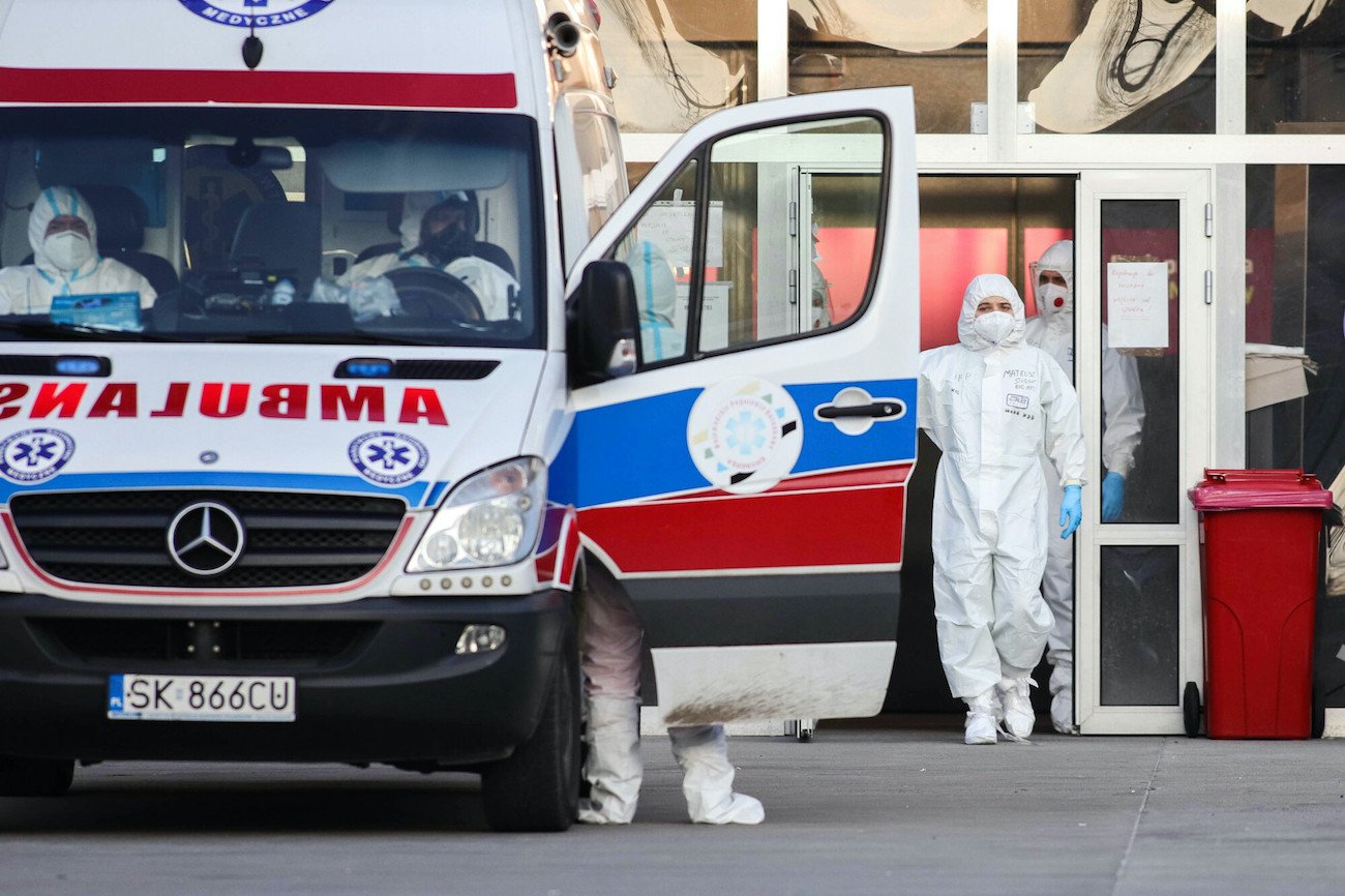 W Polsce obecnie występuje bardzo dużo zakażeń grypą.