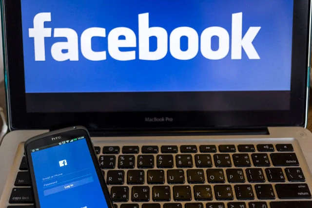 Z tym wirusem nie ma żartów. Niewinny załącznik na Facebooku może pozbawić cię konta i pieniędzy.