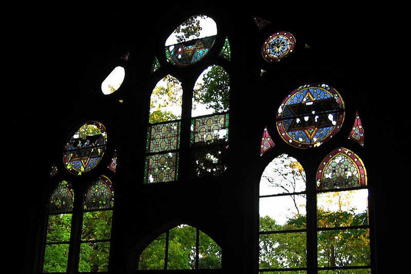 Kirkut w Gliwicach – wnętrze domu przedpogrzebowego.