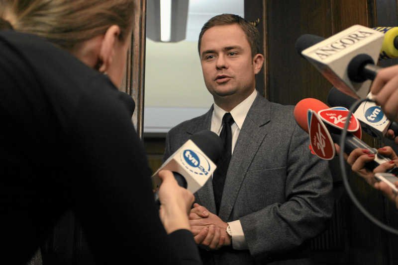 Adam Hofman ocenia, że tragiczny stan służby zdrowia to wina rządu Platformy Obywatelskiej.