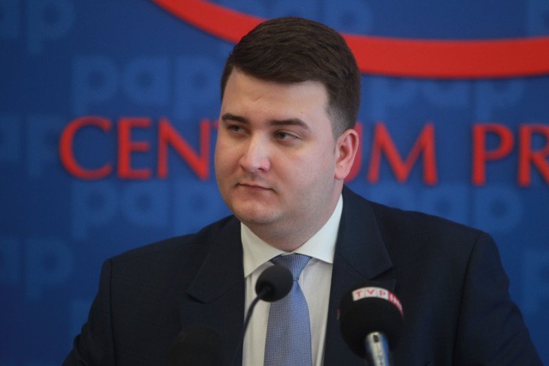 Udało się. Bartłomiej Misiewicz obronił licencjat.