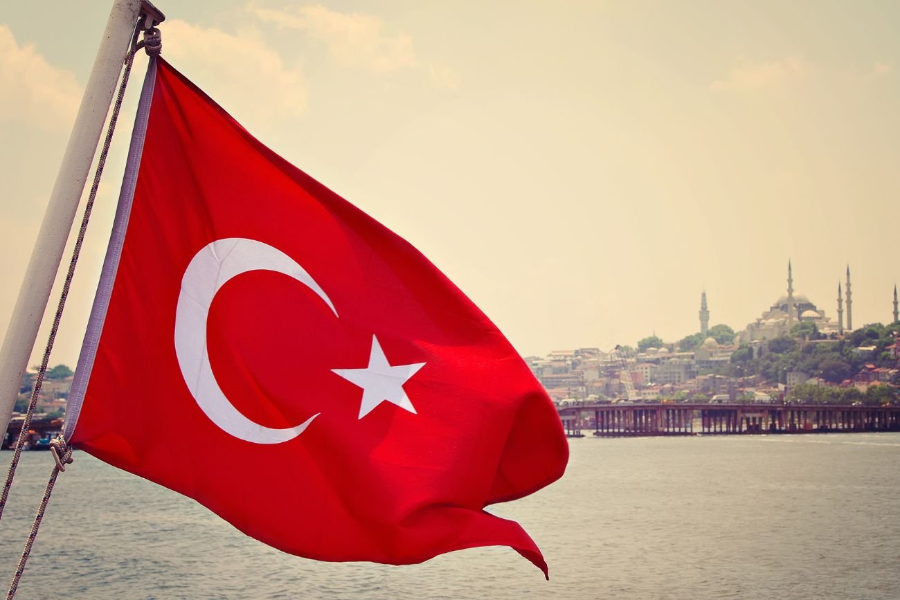 Flaga Turcji w tle Stambuł