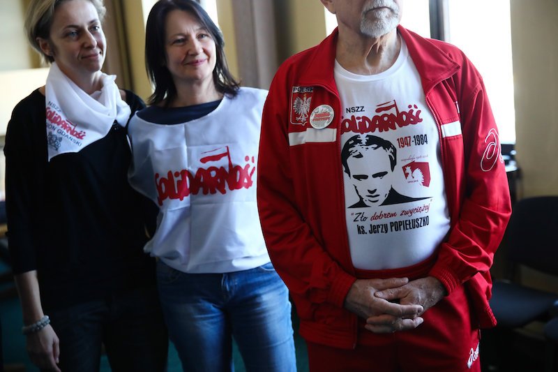 Strajkujący nauczyciele z Krakowa nie przerwali głodówki. To tylko częściowe zawieszenie protestu.