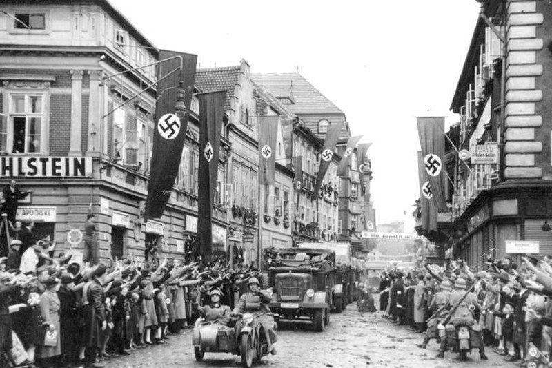 Naziści witani przez Niemców w Czechosłowacji