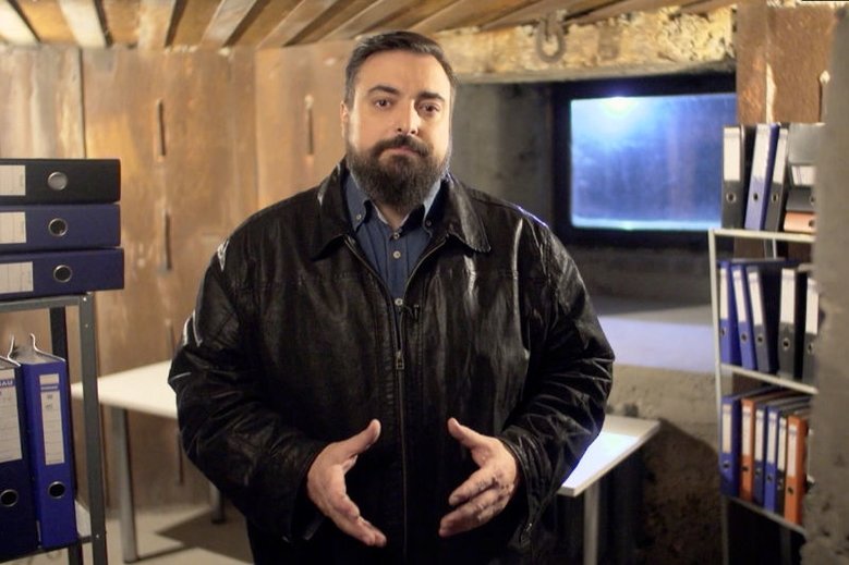 Tomasz Sekielski spotyka się z pewnymi trudnościami podczas zbierania materiałów do filmu o pedofilii w polskim Kościele.