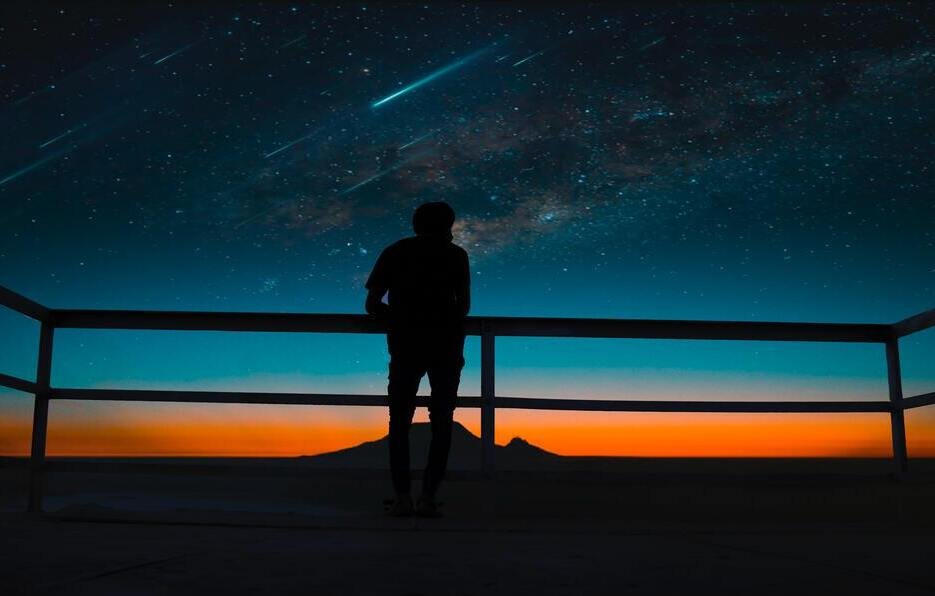 Perseidy 2020. Gdzie i kiedy oglądać? Relacja online na żywo z Centrum Nauki Kopernik.